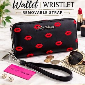 Betsey Johnson Lips Kiss Print Wristlet Wallet Black Red Y2K Zip Around NWT